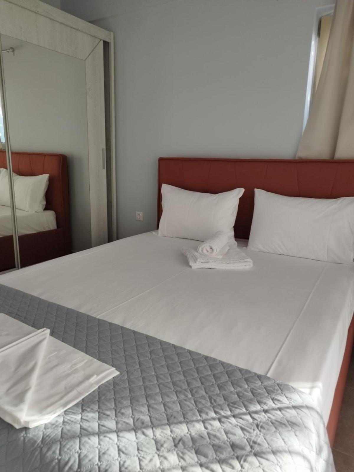 Maria'S Rose Garden Apartment Lefkada City ภายนอก รูปภาพ