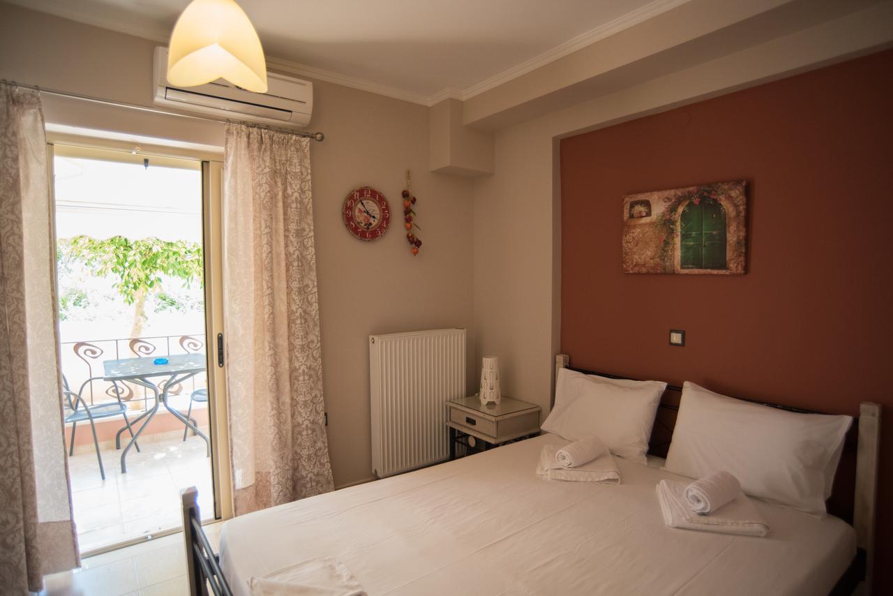 Maria'S Rose Garden Apartment Lefkada City ภายนอก รูปภาพ